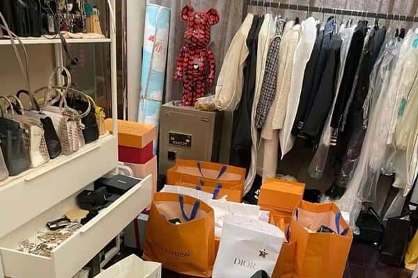嘉兴市嘉善回收一线品牌衣服.jpg